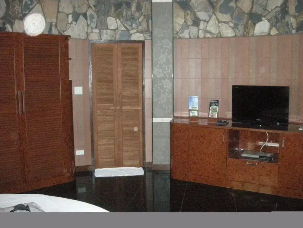 Two Tiger Resort & Spa