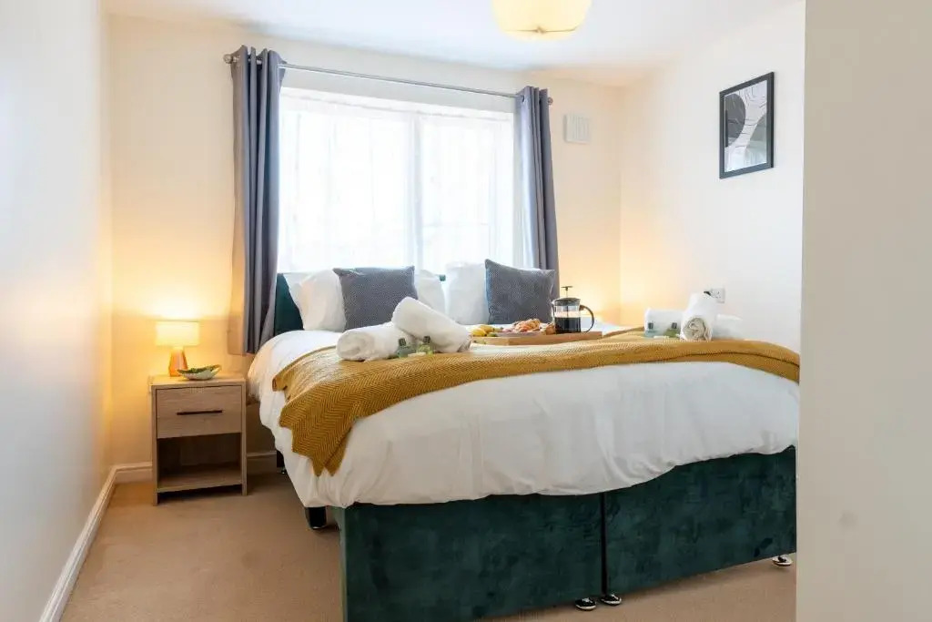 Stylish 2 bedroom, 2 bathroom with Free Parking and WiFi