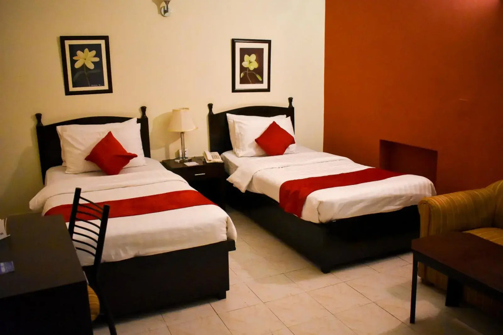 Herfa INN Hotel Lahore