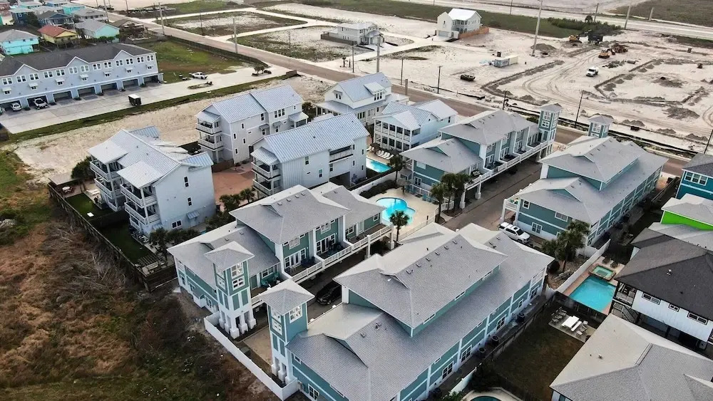 Stylish Condo w/ Pool & Spa Access, Wak to Beach Beach Breeze by Avantstay