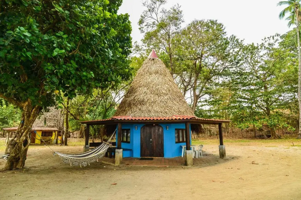 Hotel Oasis & Surf Camp
