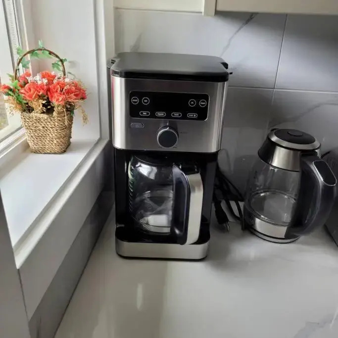 Brand New Luxury 1 bedroom Townhouse with full kitchen