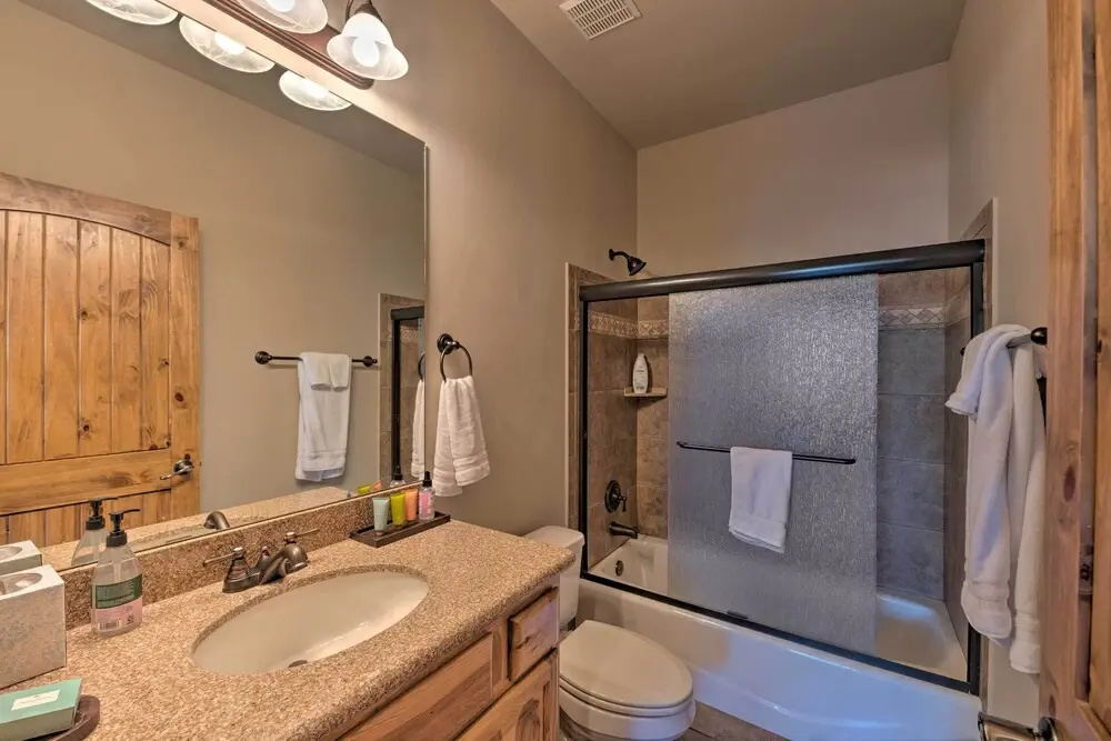 Spacious & Lovely Getaway w/ Deck in Show Low!