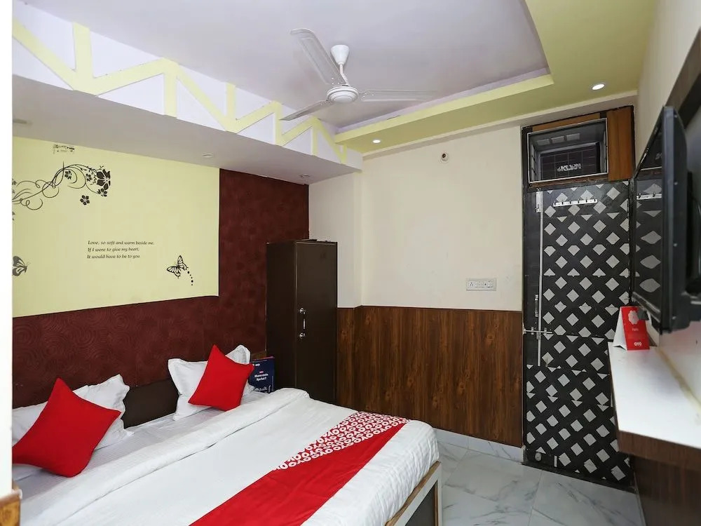 OYO 15994 Hotel Bullet Inn & Lounge