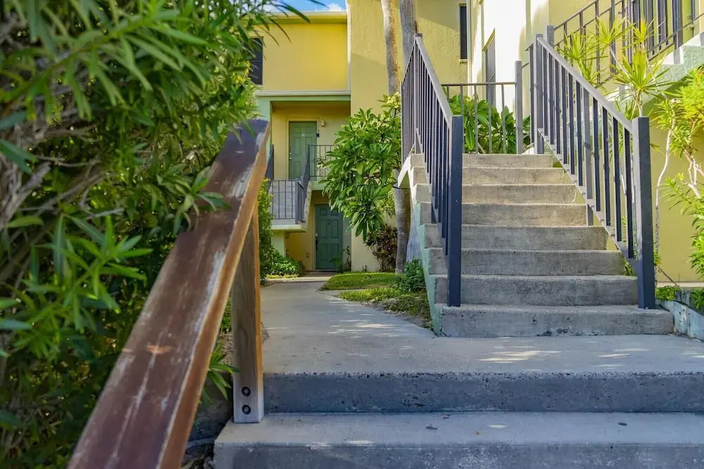 Clean Updated Condo w/ Pool 1/2 a Block to Beach 2 Bedroom Home by Redawning