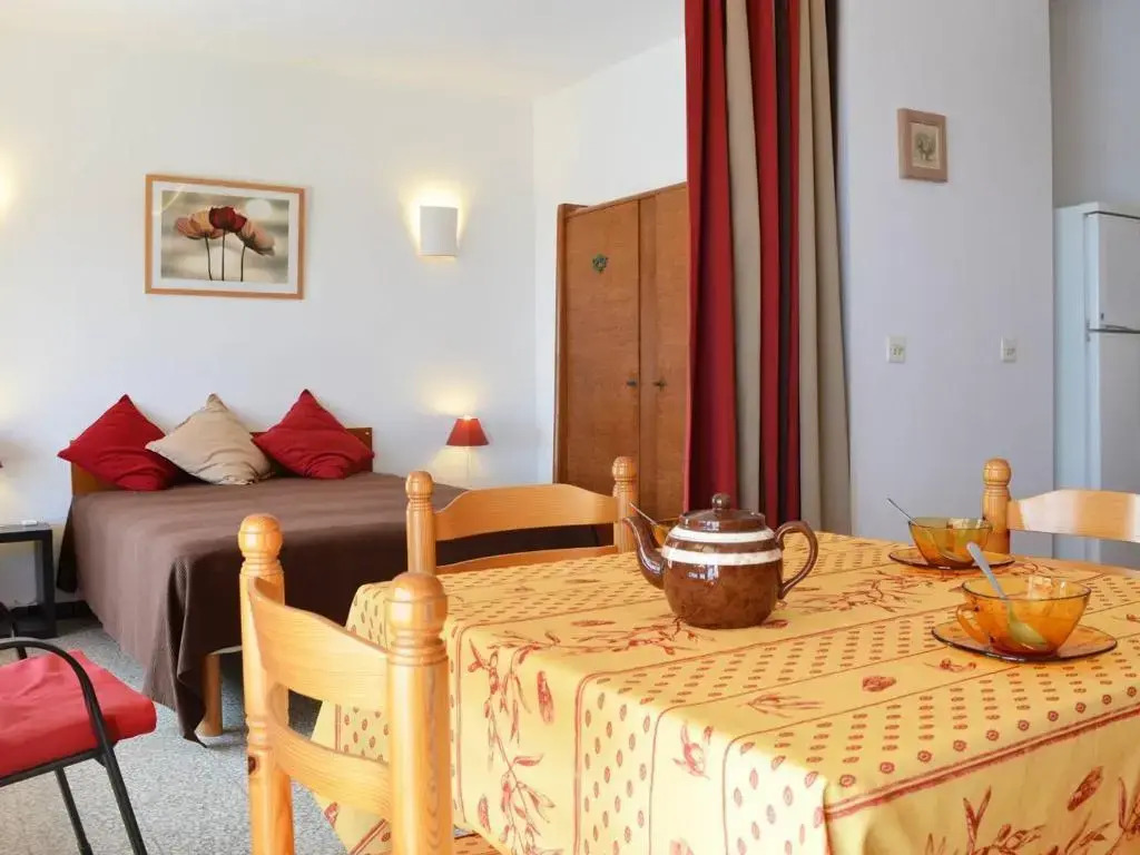 Appartement Le Lavandou, 2 pièces, 4 personnes - FR-1-251-258