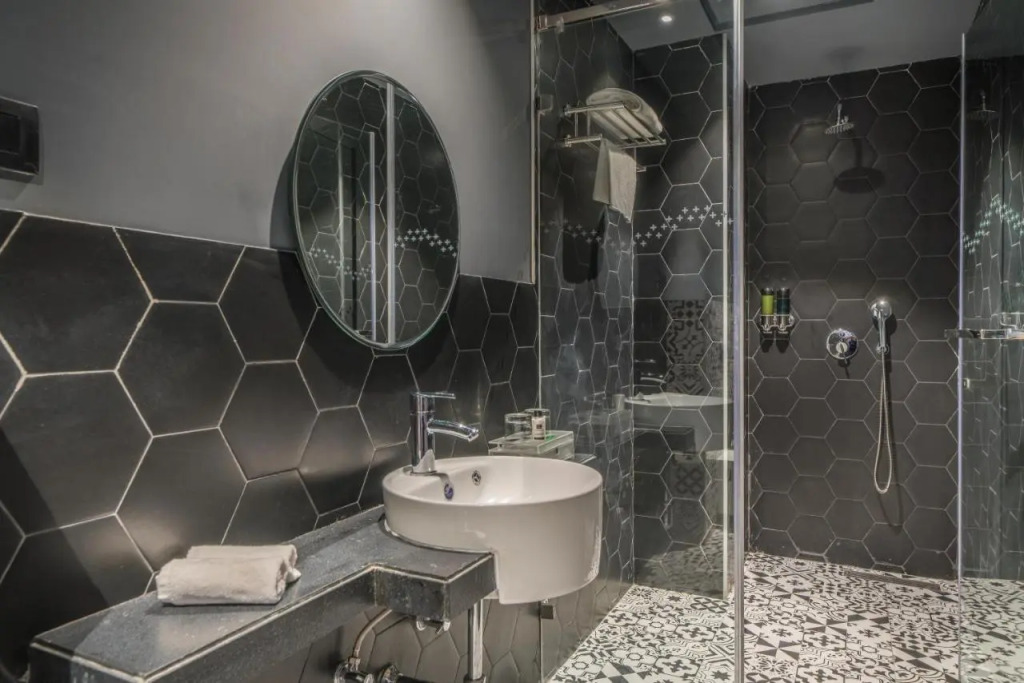 Hotel B plus L