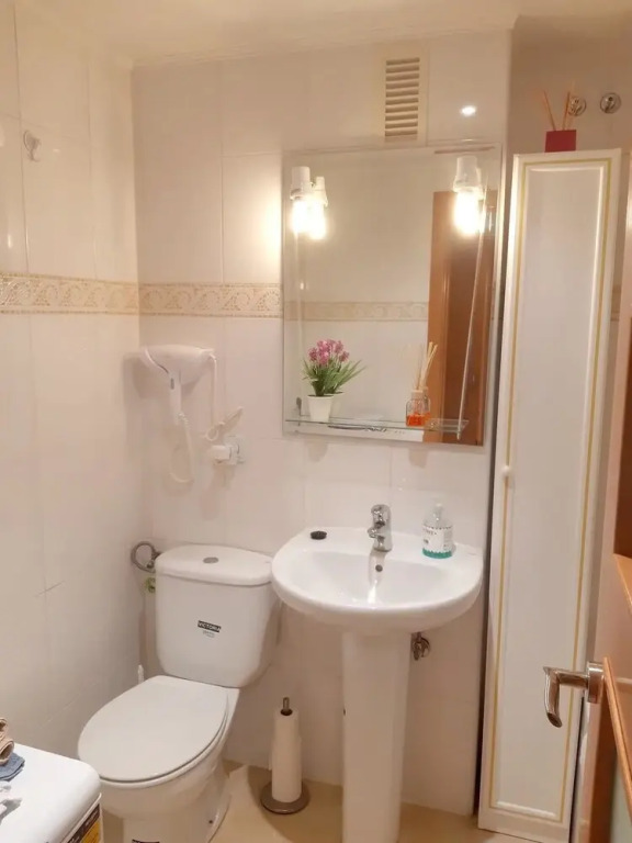 Studio in Sevilla, With Wonderful City View, Balcony and Wifi - 97 km