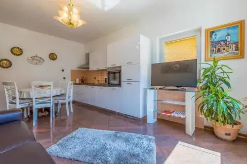 One-Bedroom Apartment in Crikvenica IV