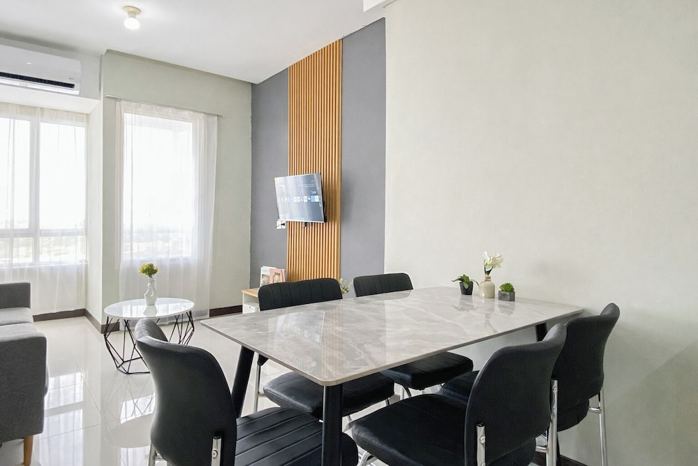 Clean Space And Well Located 2Br At Nifarro Park Apartment