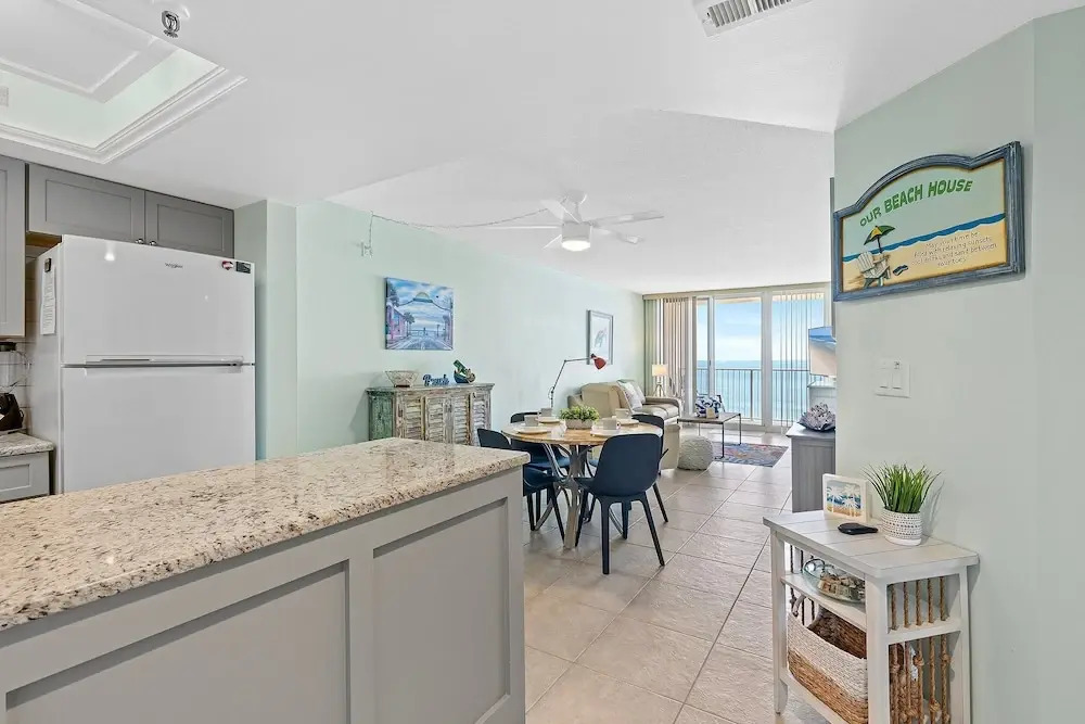Oceania Beach Club 704