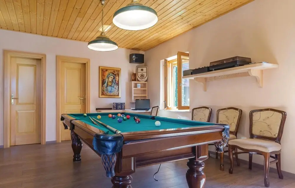 Amazing Home in Tucepi With Wifi and 1 Bedrooms