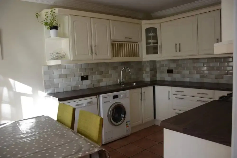 Modern 3 Bedroom Dublin House Near The Sea