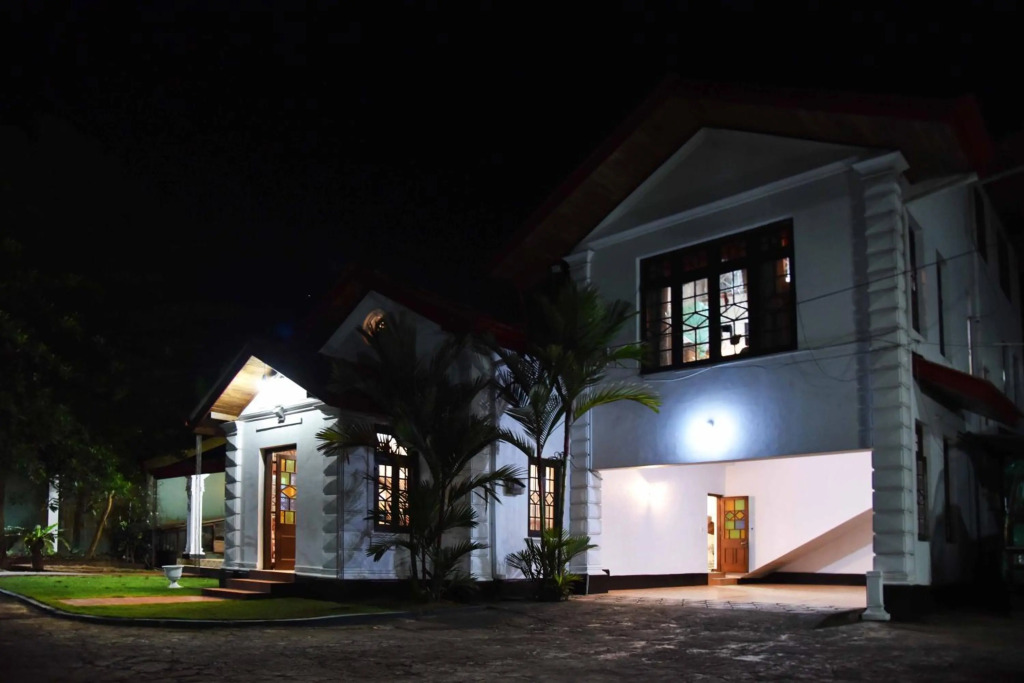 Antique Tourists Lodge