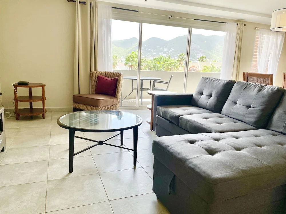 OASIS Apartments Simpson Bay