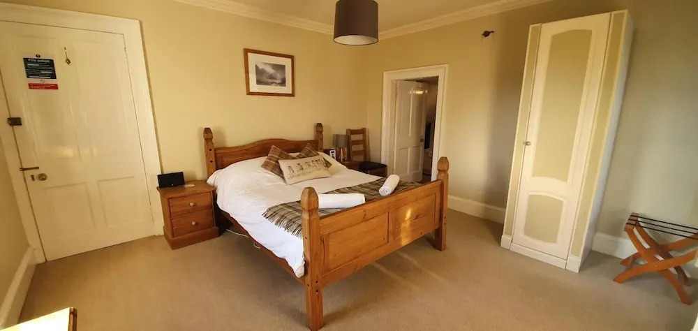 Tirindrish House B&B