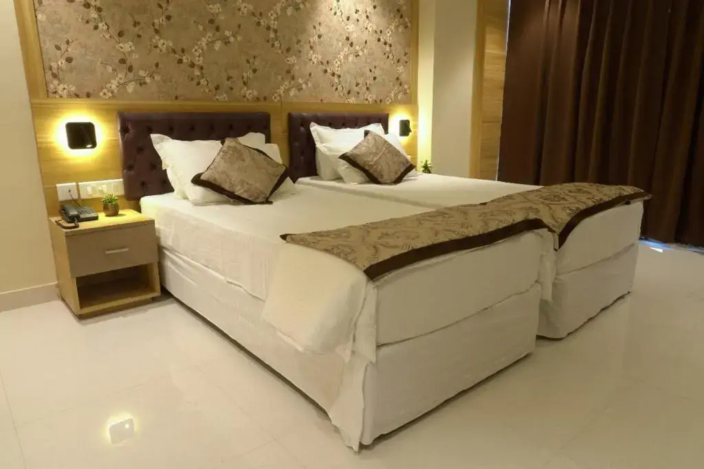 Click Hotel Capital House