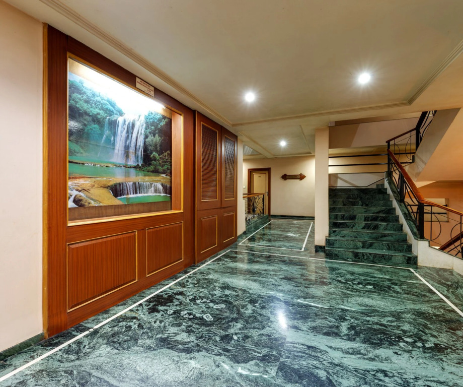 Hotel Woodland Kolhapur