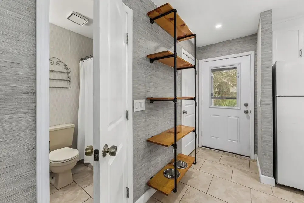 Short Walk to The Beach! Community Pool! Sleeps 8