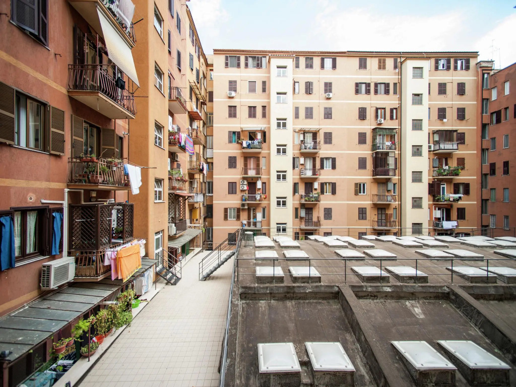Spacious apartment in Rome