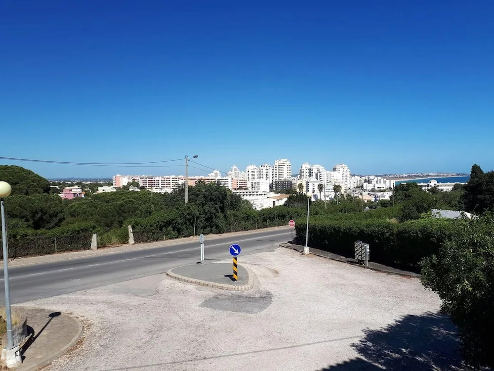 Apartment with 2 Bedrooms in Porches, with Furnished Balcony And Wifi