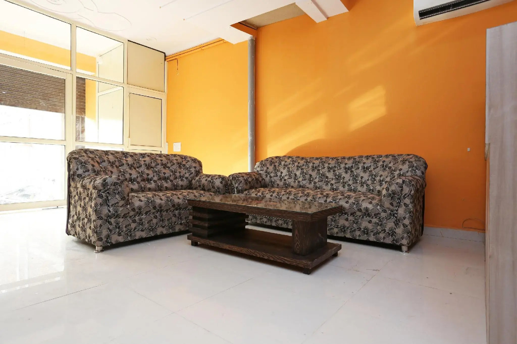 OYO 14822 Rose Residency