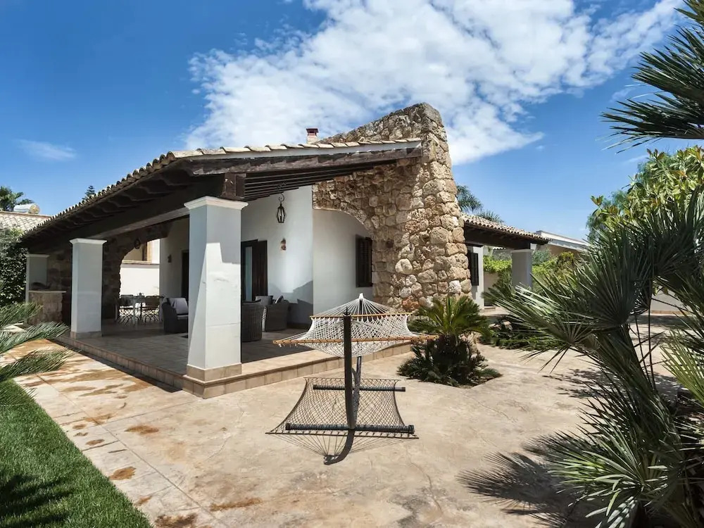 Cozy Villa in Mazara del Vallo With Private Pool