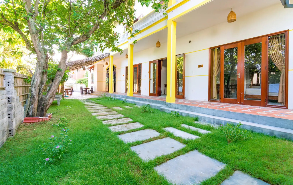 An Bang Gold Coast Beach Villa