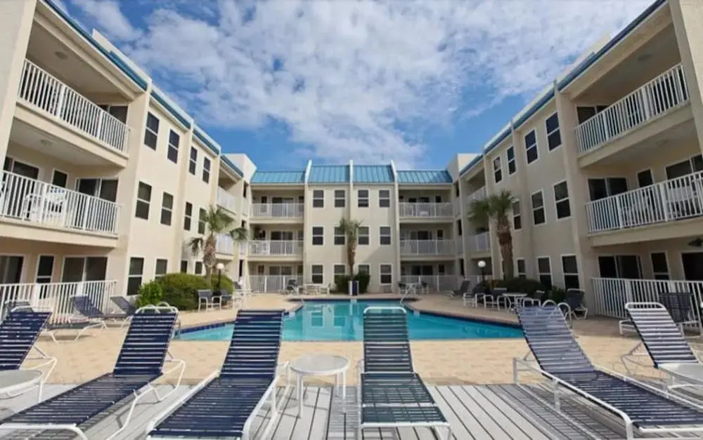 Poolside Villas by Holiday Isle