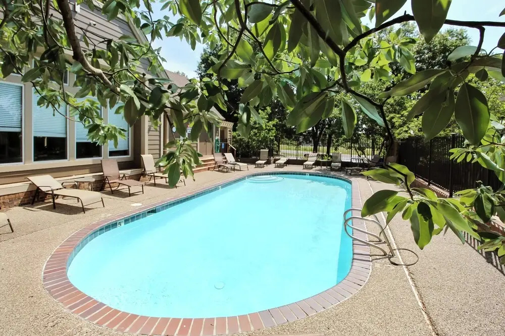 Overland Park Condo, Close to Lakes & Parks!