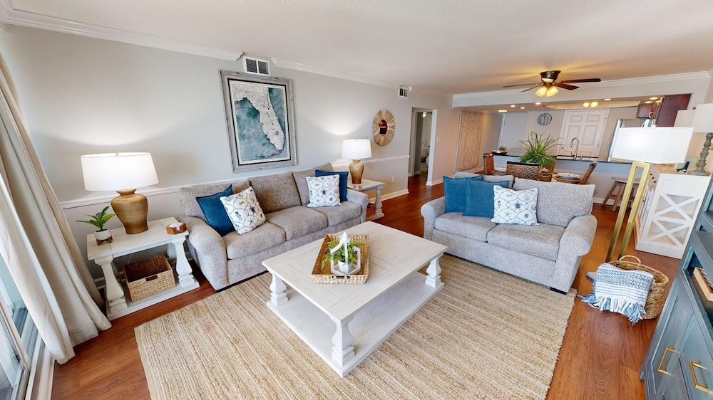 Shoreline Towers 1033 2 Bedroom Condo