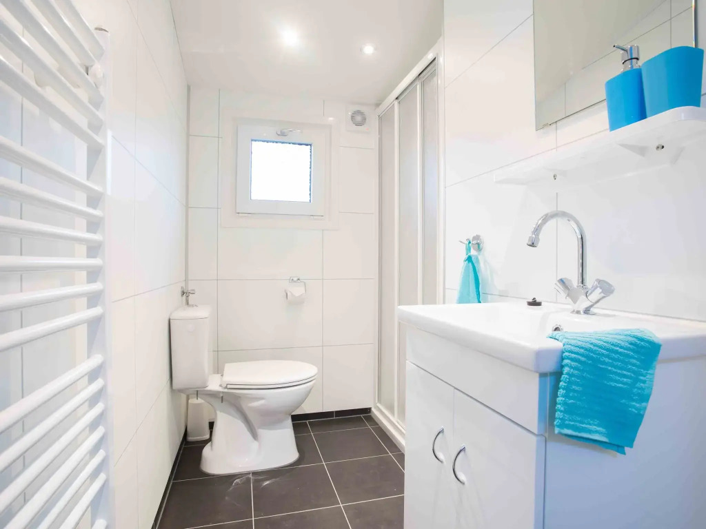 Nice chalet with dishwasher in a holiday park in the middle of the Veluwe
