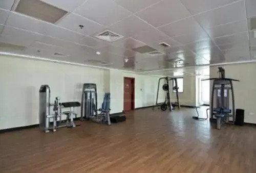 The Dubai Holiday Home, spacious 2 Bedroom Apartment, podium landscape view