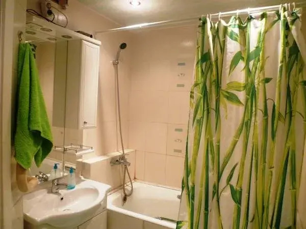 8 floor hostel