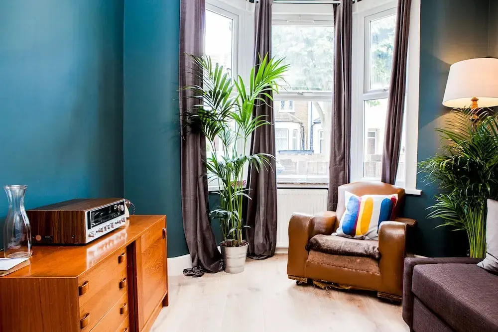 Stunning 4 Bed East London Apartment Sleeps 10