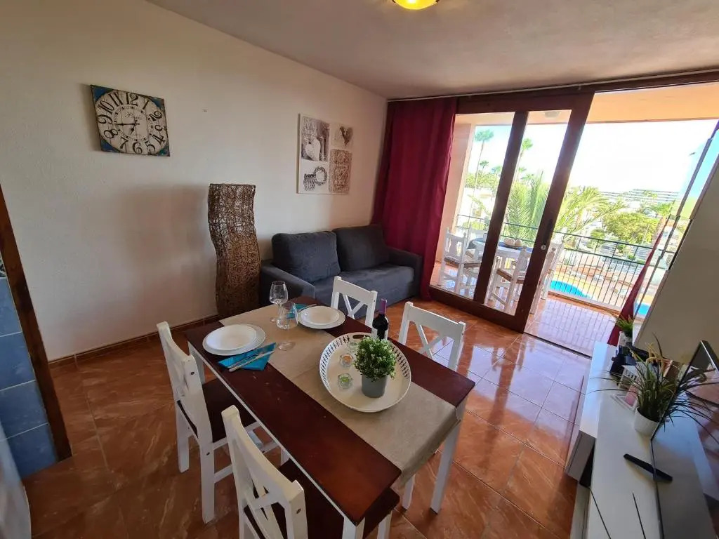 Vida Loca only 190 meters to the sea, balcony, sea view, pool, Wifi