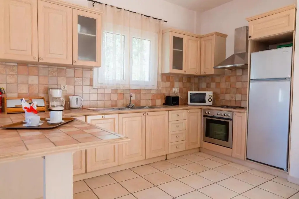 Villa Xanthe - Charming Holiday Villa with Private Heatable Pool in Kassiopi