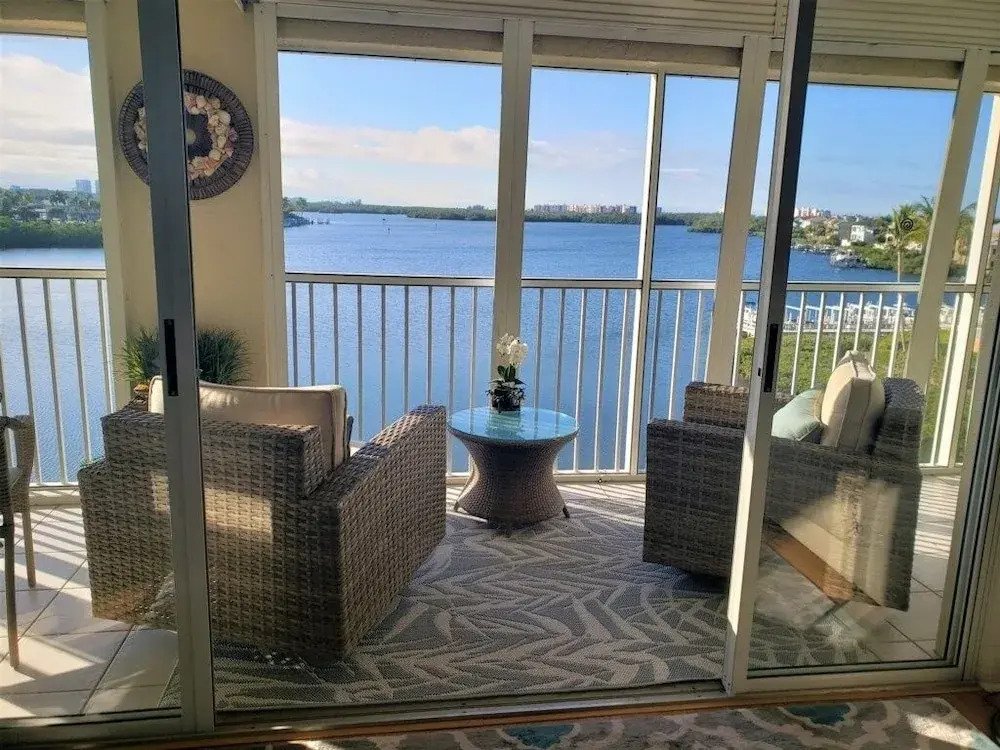 Hickory Bay West 407 - MO
