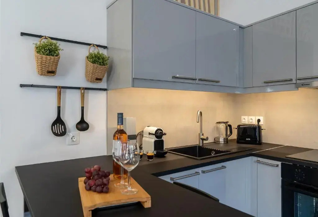 Central Suites Aegina 2