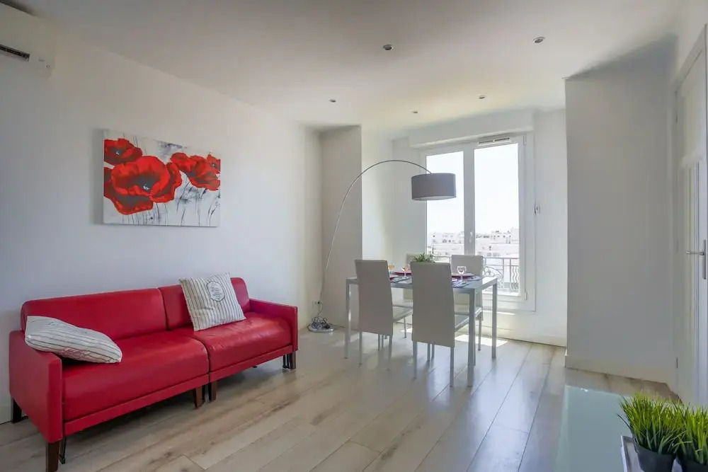 One BDRM large flat central A/C-Congress/Beaches by Weekome