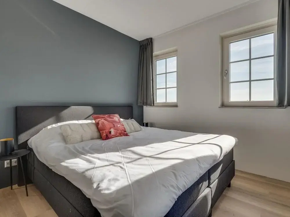Luxury Holiday Home With hot Tub, in Zeeland