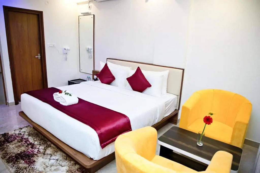 Villa Grand Hotel Near Kempegowda International Airport