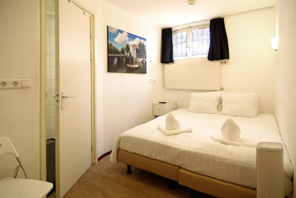 Weber Hotel 117
