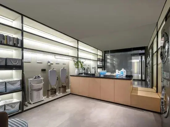 Atour Hotel Taizhou Jiaojiang Xueyuan Road