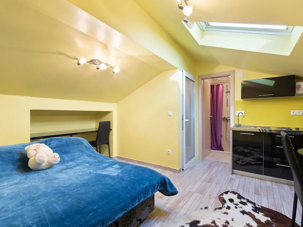 Comfortable Holiday Home in Pirovac With Garden