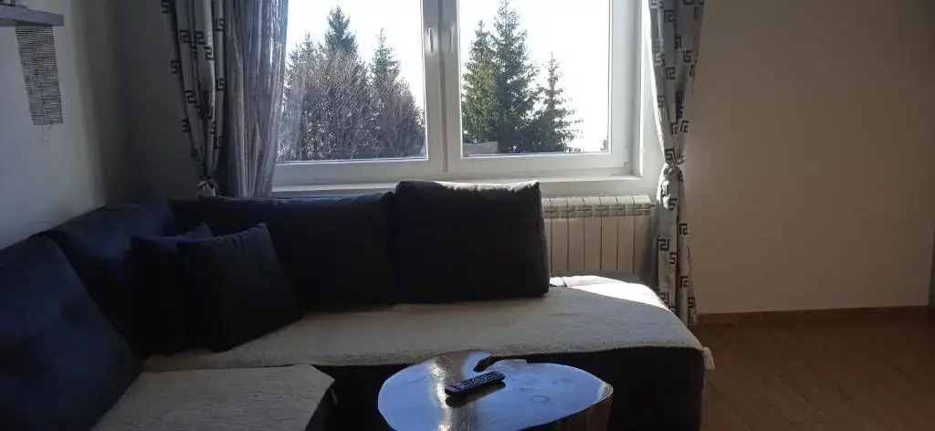 Iznad oblaka A3 kod Kraljevih čardaka Vikend naselje bb
