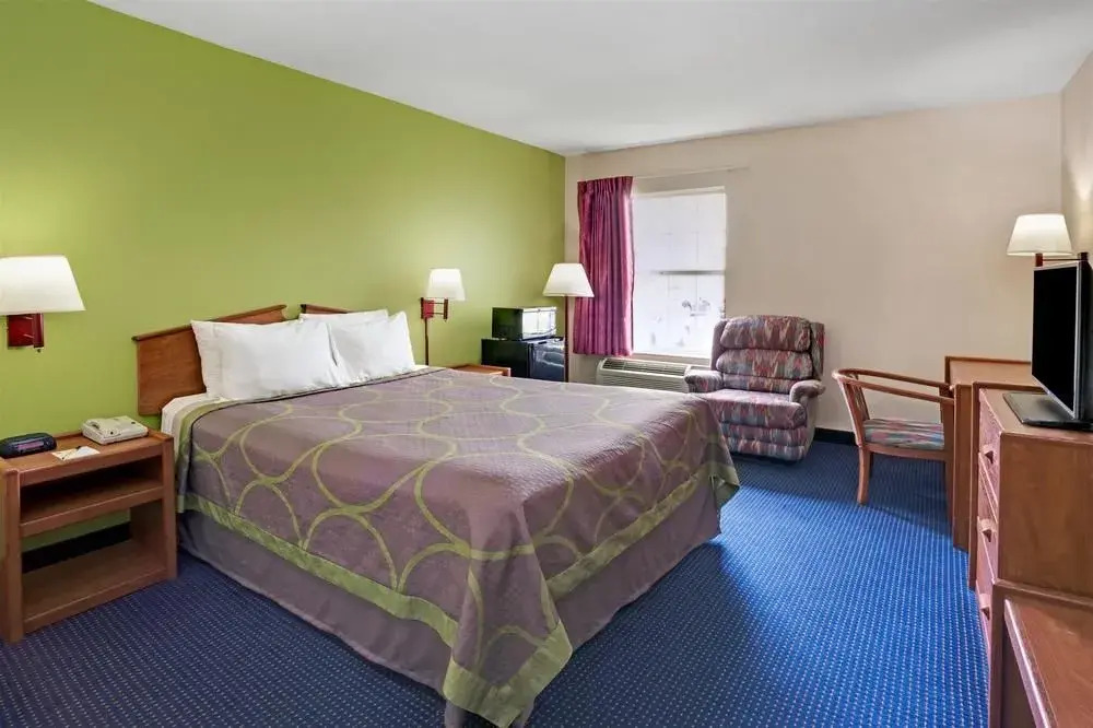 Super 8 Motel - Louisville Expo Center