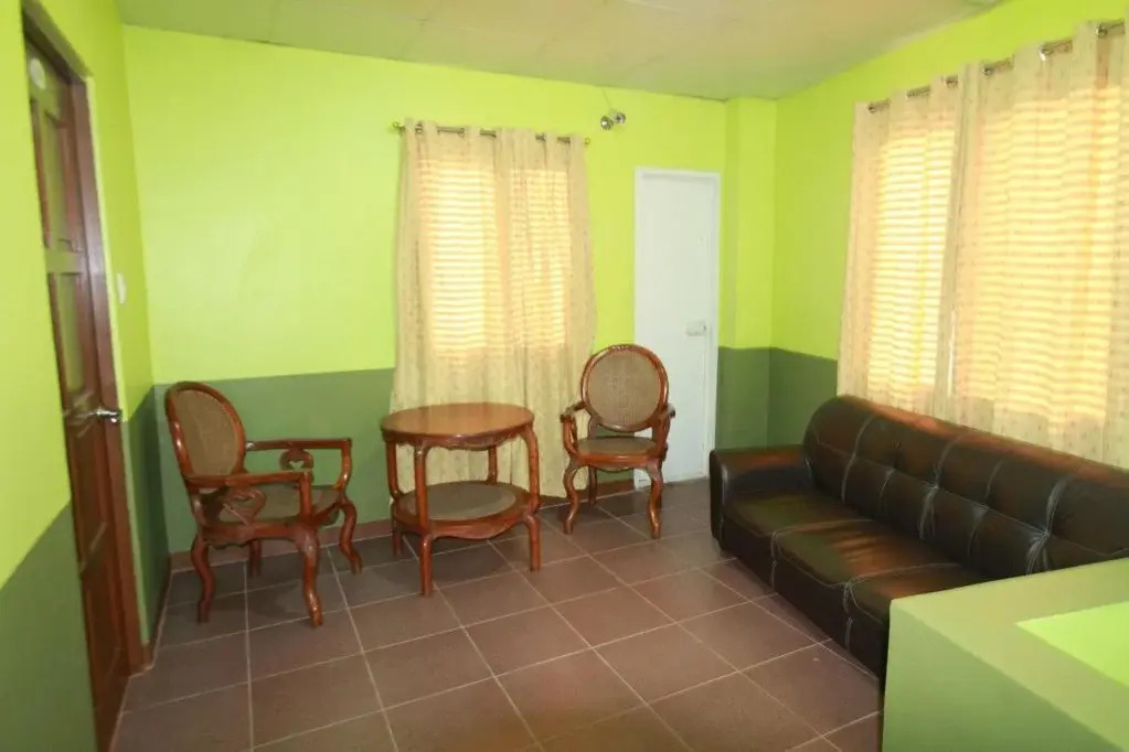 D-Zone Backpackers Inn - Hostel