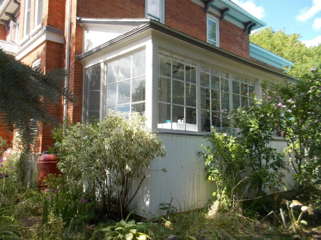 Seaway Manor B&B