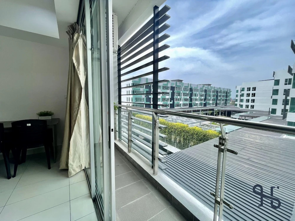 Homesuite' Home at Aeropod SOVO